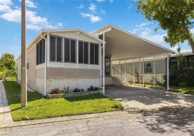 Photo 3 of Manufactured home for sale at 9790 66th Street N #73, Pinellas Park, FL 33782 | MLS# S5157143 | Listing updated on 2026-09-28