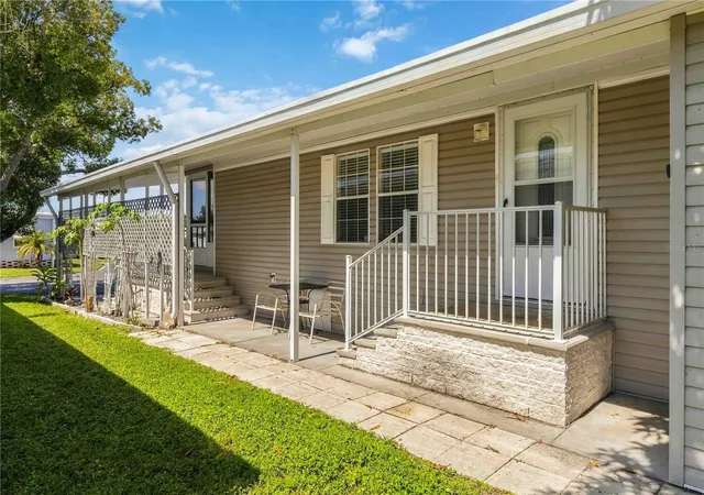 Photo 4 of Manufactured home for sale at 9790 66th Street N #73, Pinellas Park, FL 33782 | MLS# S5157143 | Listing updated on 2026-09-28