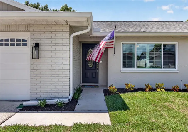 Photo 3 of Single family home for sale at 3350 Hunt Clb Dr, Clearwater, FL 33761 | MLS# TB8546445 | Listing updated on 2026-10-07