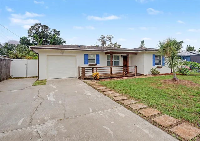 Single family home for sale at 1304 Parkwood St, CLEARWATER, FL 33755 | MLS# TB8546448