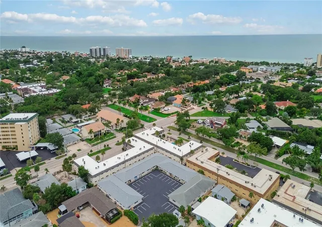 Photo 2 of Condo for sale at 525 Manatee Ct #10, Venice, FL 34285 | MLS# A4705388 | Listing updated on 2026-09-12
