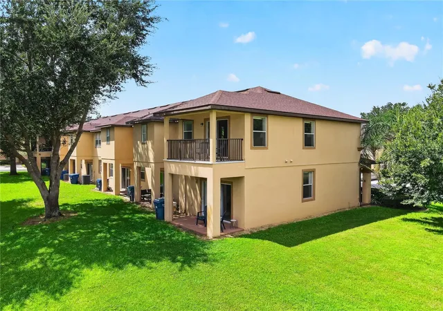 Photo 2 of Townhouse for sale at 154 Bergamo Dr, Davenport, FL 33897 | MLS# O6439984 | Listing updated on 2026-10-12