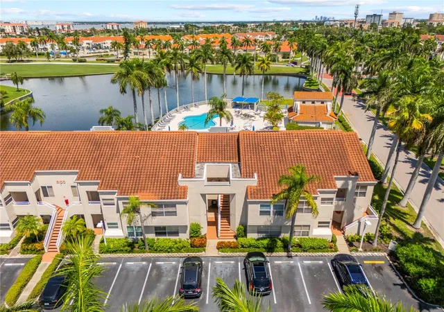 Photo 2 of Condo for sale at 6100 Bahia Del Mar Cir #206, Saint Petersburg, FL 33715 | MLS# TB8546454 | Listing updated on 2026-09-16