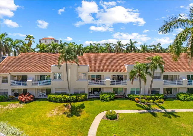 Listing Photo 2 - Condo for sale in building located at 6100 Bahia Del Mar Cir, ST PETERSBURG, FL 33715 - Unit #206