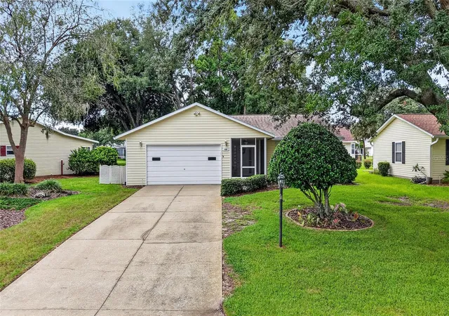 Photo 2 of Single family home for sale at 822 Dundee Cir, Leesburg, FL 34788 | MLS# G5117500 | Listing updated on 2026-09-13