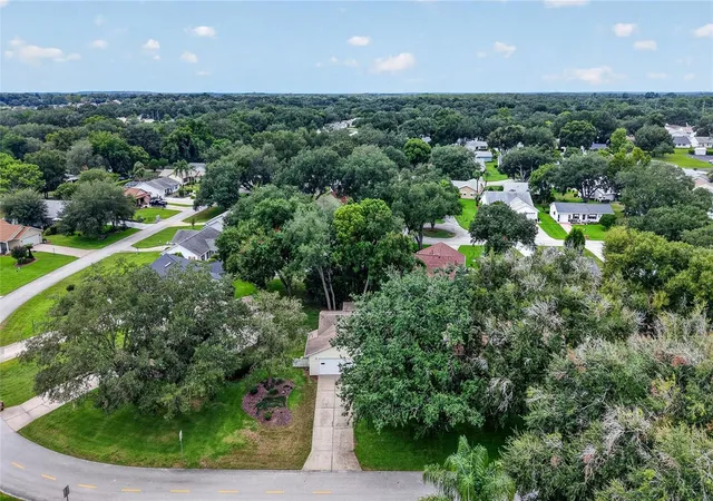 Photo 3 of Single family home for sale at 822 Dundee Cir, Leesburg, FL 34788 | MLS# G5117500 | Listing updated on 2026-09-13