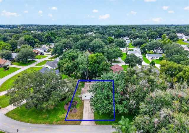 Photo 4 of Single family home for sale at 822 Dundee Cir, Leesburg, FL 34788 | MLS# G5117500 | Listing updated on 2026-09-13