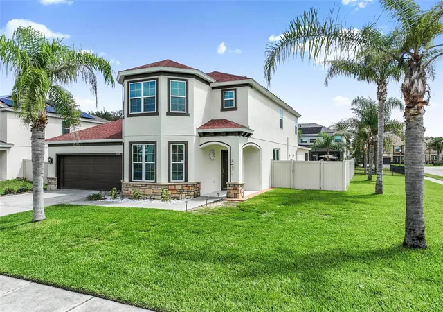 Photo 3 of Single family home for sale at 2001 Red Blf Ave, Apopka, FL 32712 | MLS# O6439990 | Listing updated on 2026-09-20