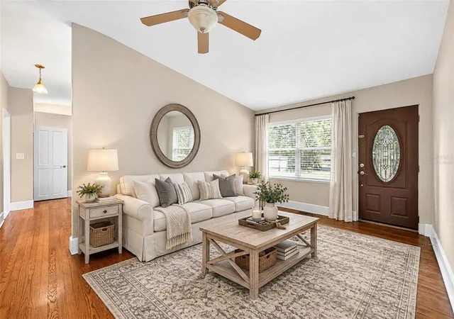 Photo 3 of Sale Pending at 1212 Elmwood St, Orlando, FL 32801 | MLS# O6439996 | Listing updated on 2026-10-01