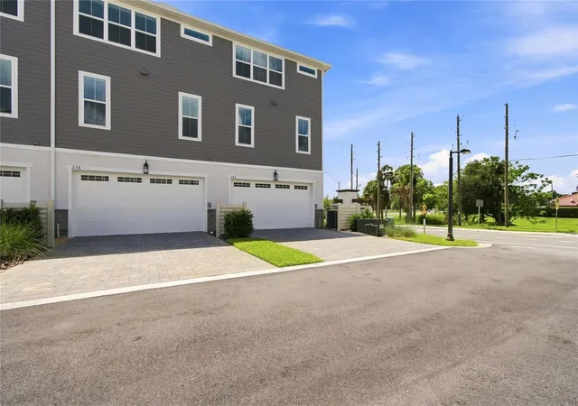 Photo 4 of Townhouse for sale at 242 Pasquala Way, Oviedo, FL 32765 | MLS# O6440002 | Listing updated on 2026-10-26