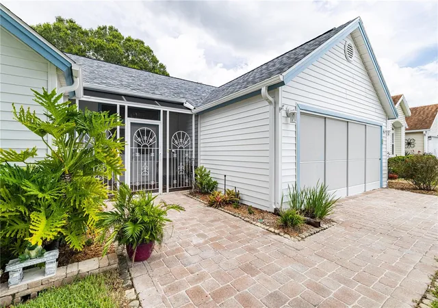 Photo 1 of Sale Pending at 1009 La Mesa Ln, The Villages, FL 32159 | MLS# G5117505 | Listing updated on 2026-09-22
