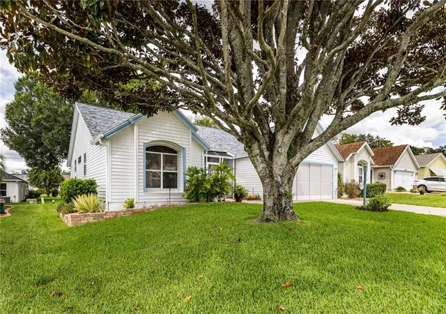 Photo 3 of Sale Pending at 1009 La Mesa Ln, The Villages, FL 32159 | MLS# G5117505 | Listing updated on 2026-09-22
