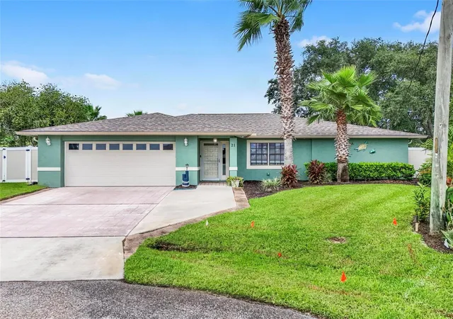 Photo 3 of Single family home for sale at 21 Corona Ct, Palm Coast, FL 32137 | MLS# FC321284 | Listing updated on 2026-09-24