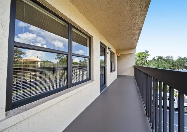 Photo 2 of Condo for sale at 515 30th Avenue W #H308, Bradenton, FL 34205 | MLS# A4705414 | Listing updated on 2026-09-15