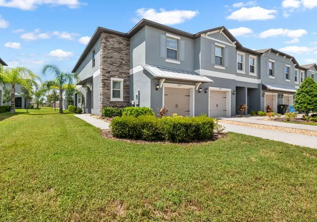 Photo 4 of Townhouse for sale at 14357 Easy Goer St, Ruskin, FL 33573 | MLS# TB8546475 | Listing updated on 2026-10-02
