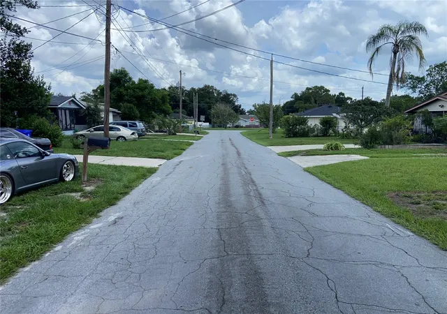 Photo 2 of Single family home for sale at 608 Channing Rd, Lakeland, FL 33805 | MLS# L4964896 | Listing updated on 2026-09-23