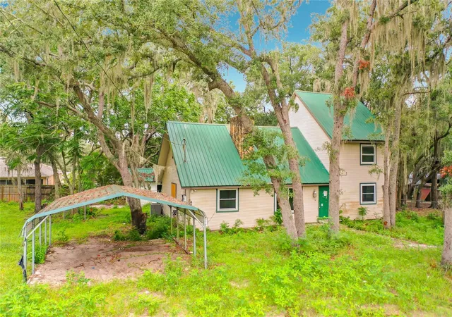 Photo 2 of Single family home for sale at 40105 Palm St, Lady Lake, FL 32159 | MLS# O6440018 | Listing updated on 2026-10-07