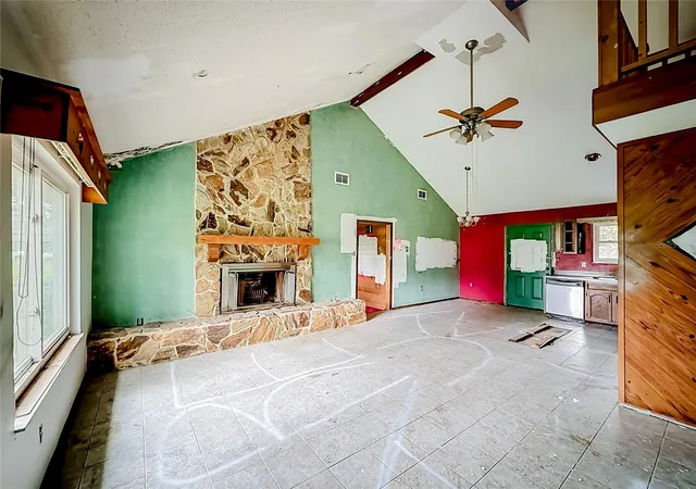 Photo 4 of Single family home for sale at 40105 Palm St, Lady Lake, FL 32159 | MLS# O6440018 | Listing updated on 2026-10-07