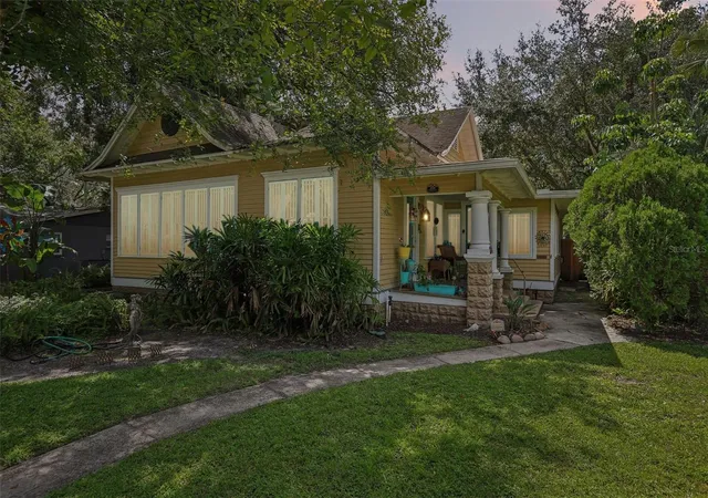 Single family home for sale at 204 W Thomas St, TAMPA, FL 33604 | MLS# TB8546493