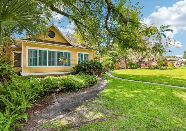 Photo 3 of Single family home for sale at 204 W Thomas St, Tampa, FL 33604 | MLS# TB8546493 | Listing updated on 2026-09-13