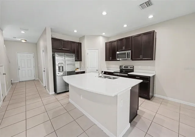 Photo 2 of Townhouse for sale at 6116 Willowside St, Palmetto, FL 34221 | MLS# O6440023 | Listing updated on 2026-10-07
