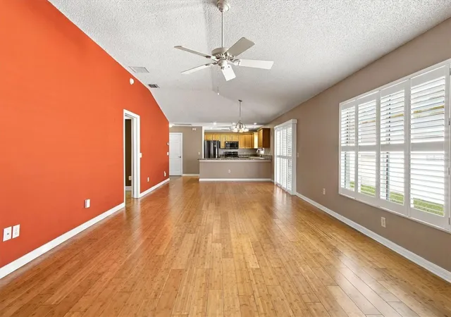 Photo 3 of House for sale at 1075 Burnettown Pl, The Villages, FL 32162 | MLS# G5117510 | Listing updated on 2026-09-25