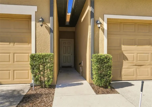 Photo 2 of Townhouse for sale at 2372 Seven Oaks Dr, Saint Cloud, FL 34772 | MLS# O6440032 | Listing updated on 2026-10-25