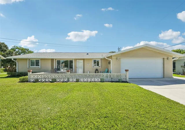 Photo 2 of Single family home for sale at 106 Algiers Dr, Venice, FL 34293 | MLS# A4705422 | Listing updated on 2026-09-14