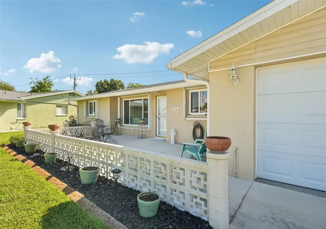 Photo 3 of Single family home for sale at 106 Algiers Dr, Venice, FL 34293 | MLS# A4705422 | Listing updated on 2026-09-14