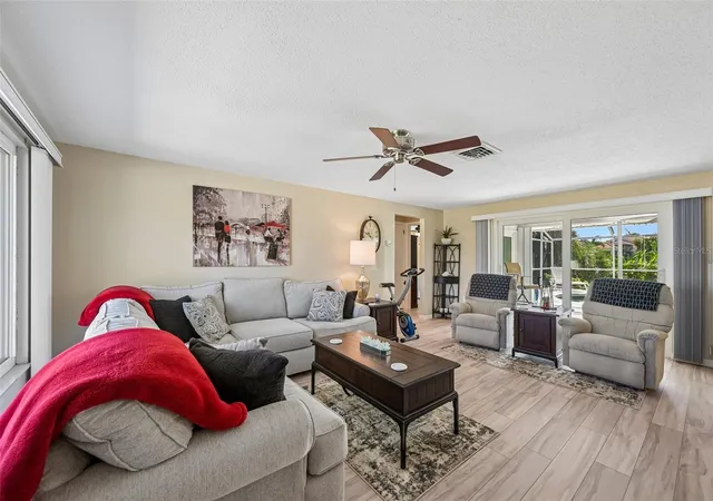 Photo 3 of Single family home for sale at 106 Algiers Dr, Venice, FL 34293 | MLS# A4705422 | Listing updated on 2026-09-14