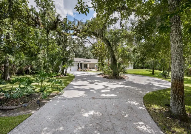 Photo 2 of Single family home for sale at 24201 Oaks Blvd, Land O Lakes, FL 34639 | MLS# TB8546517 | Listing updated on 2026-09-19