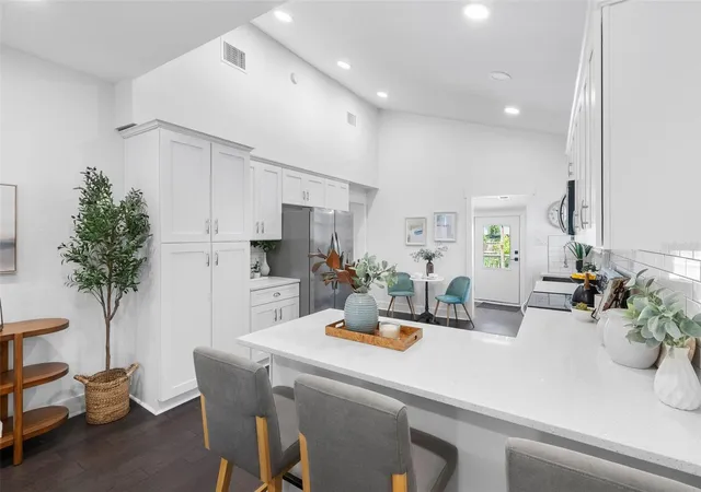 Photo 2 of Single family home for sale at 415 W Amelia Ave, Tampa, FL 33602 | MLS# TB8546518 | Listing updated on 2026-10-03
