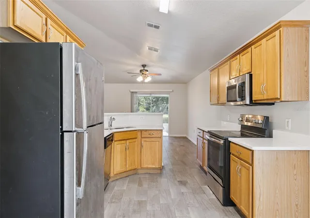 Photo 4 of Single family home for sale at 1906 Cor Glen Dr, Orlando, FL 32820 | MLS# O6440039 | Listing updated on 2026-10-20