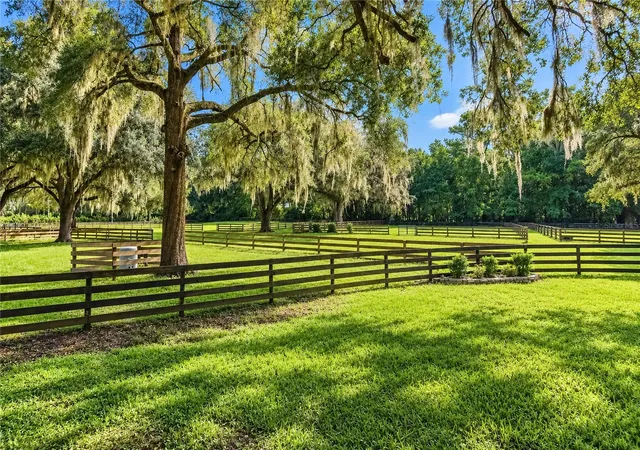 Photo 4 of House for sale at 2260 SW 66th Street, Ocala, FL 34476 | MLS# OM731885 | Listing updated on 2026-09-16