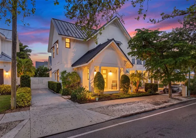 Photo 1 of Single family home for sale at 515 S Osprey Ave, Sarasota, FL 34236 | MLS# A4705425 | Listing updated on 2026-10-05