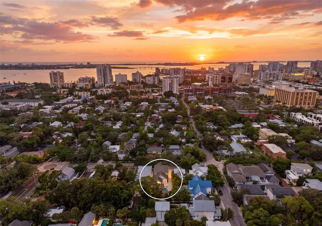Photo 3 of Single family home for sale at 515 S Osprey Ave, Sarasota, FL 34236 | MLS# A4705425 | Listing updated on 2026-10-05