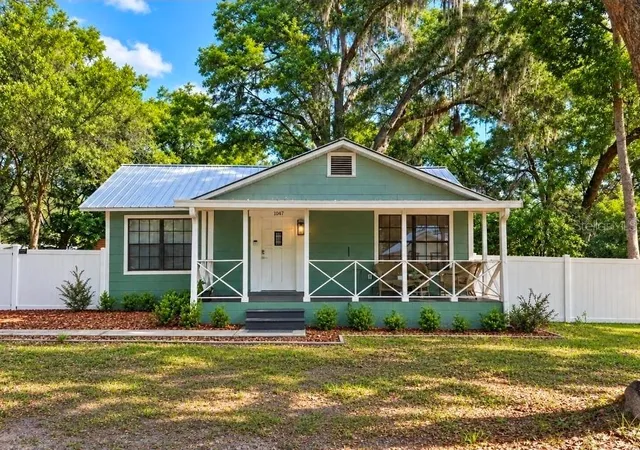 Photo 1 of Single family home for sale at 1047 Ne 19th Street, Ocala, FL 34470 | MLS# OM731886 | Listing updated on 2026-09-12