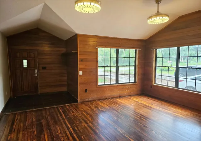 Photo 2 of Single family home for sale at 1047 Ne 19th Street, Ocala, FL 34470 | MLS# OM731886 | Listing updated on 2026-09-12