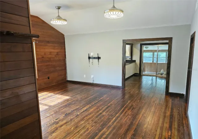Photo 3 of Single family home for sale at 1047 Ne 19th Street, Ocala, FL 34470 | MLS# OM731886 | Listing updated on 2026-09-12