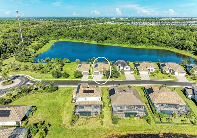 Photo 4 of Single family home for sale at 17009 Polo Trl, Bradenton, FL 34211 | MLS# A4705427 | Listing updated on 2026-10-15