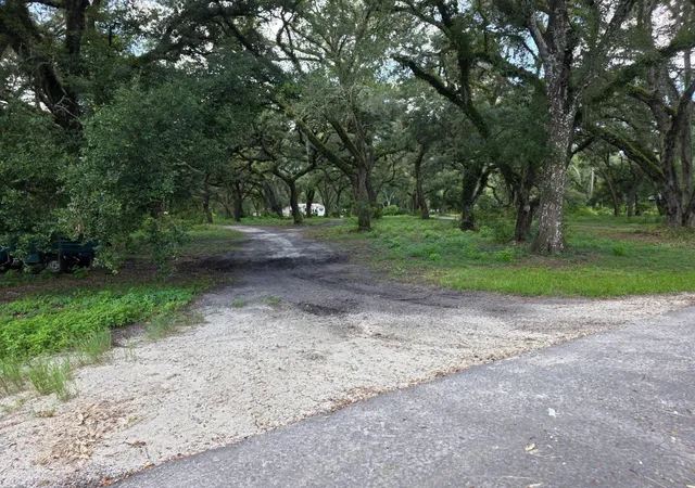 Photo 3 of Single family home for sale at 10576 S US Hwy 301, Webster, FL 33597 | MLS# A4705428 | Listing updated on 2026-09-21