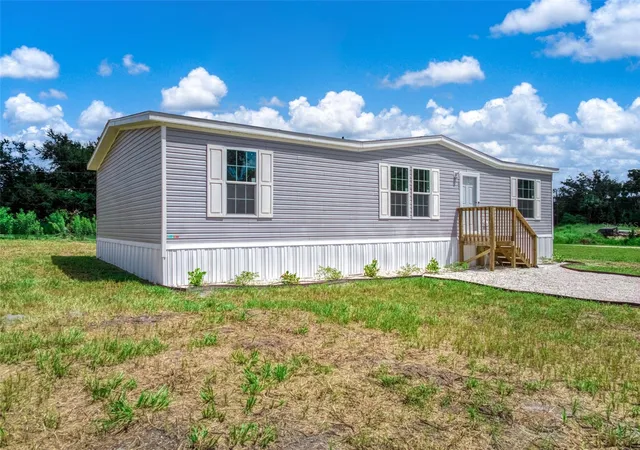 Photo 3 of Manufactured home for sale at 762 Sally Pl, Wauchula, FL 33873 | MLS# A4705434 | Listing updated on 2026-10-01