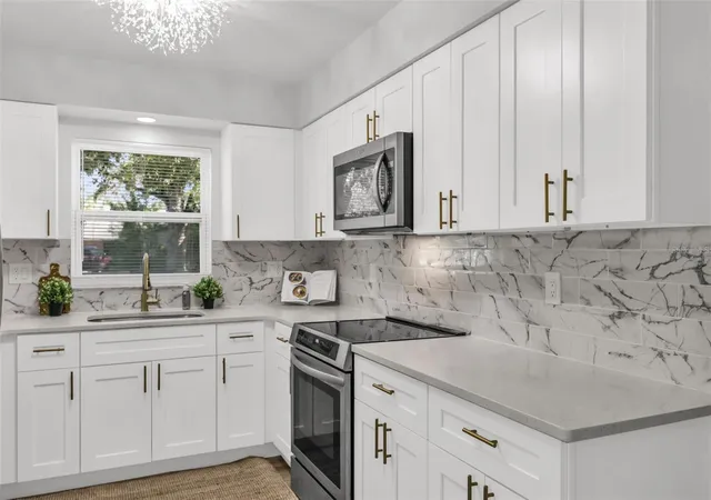 Photo 3 of Single family home for sale at 274 N Ranger Blvd, Winter Park, FL 32792 | MLS# O6440062 | Listing updated on 2026-10-08