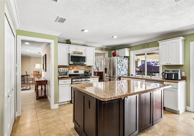 Photo 4 of Single family home for sale at 126 Heather Hl, Longwood, FL 32750 | MLS# O6440076 | Listing updated on 2026-09-18
