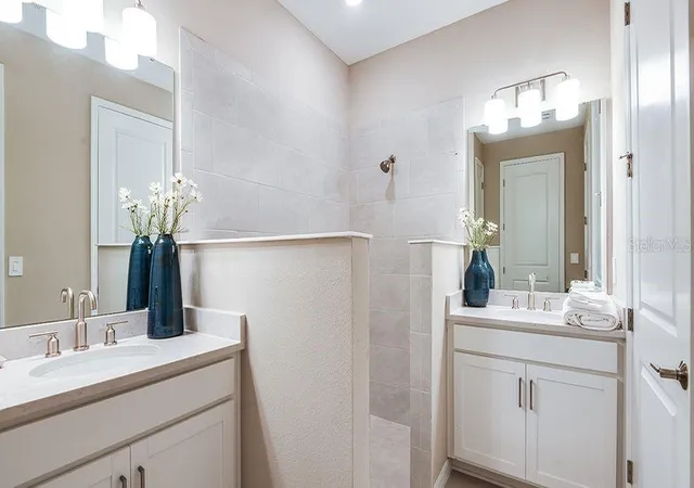 Photo 3 of Single family home for sale at 5697 Seagrape Ln, Kissimmee, FL 34758 | MLS# O6440080 | Listing updated on 2026-09-19