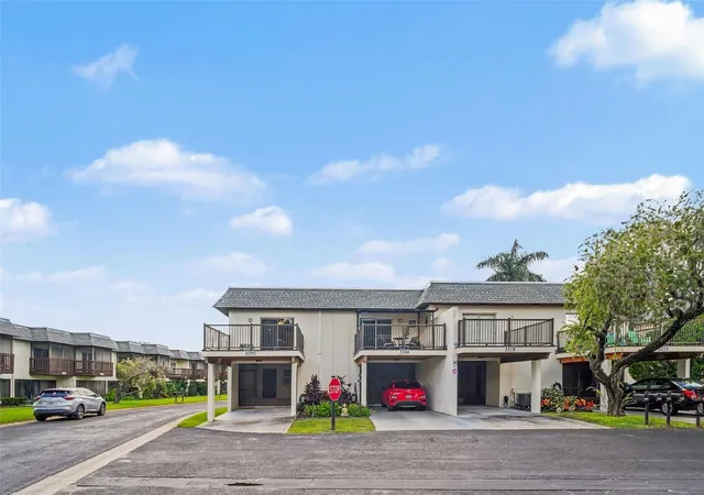 Photo 1 of Townhouse for sale at 3390 Ramblewood Ct, Sarasota, FL 34237 | MLS# A4705442 | Listing updated on 2026-09-24