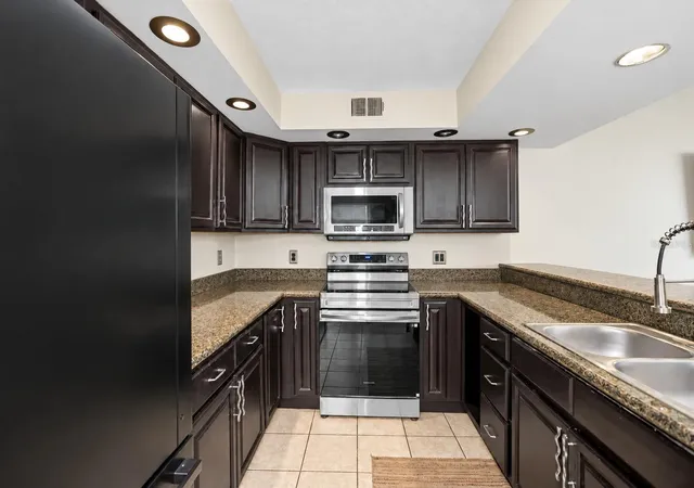 Photo 4 of Condo for sale at 6262 142nd Avenue N #709, Clearwater, FL 33760 | MLS# TB8546573 | Listing updated on 2026-09-13