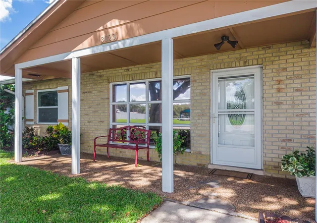Photo 2 of Single family home for sale at 3023 Ramsgate Cir, Orlando, FL 32837 | MLS# O6440092 | Listing updated on 2026-09-23