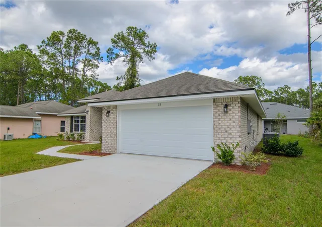 Photo 3 of Single family home for sale at 13 Princeton Ln, Palm Coast, FL 32164 | MLS# FC321291 | Listing updated on 2026-09-15