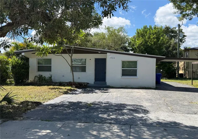 Photo 1 of Single family home for sale at 1920 Oakley Ave, Fort Myers, FL 33901 | MLS# GC543341 | Listing updated on 2026-09-22